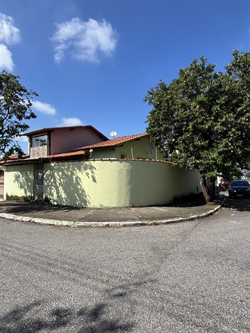Casa à Venda