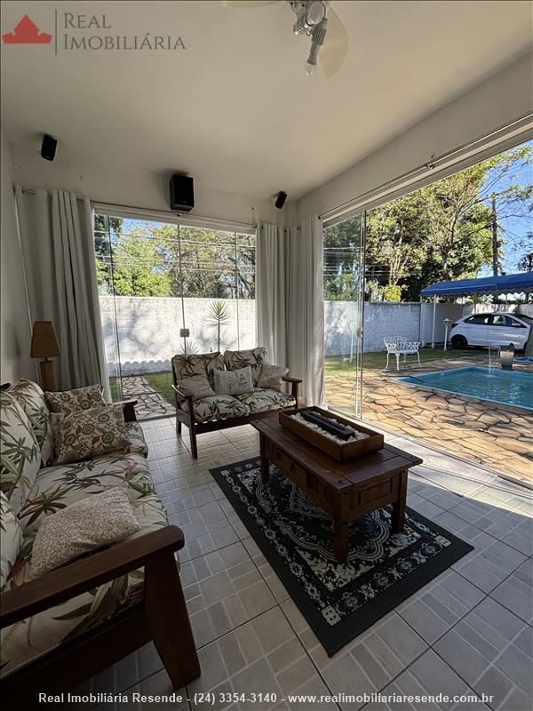 Casa a Venda no Penedo em Itatiaia