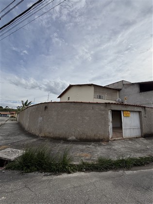 Casa à Venda