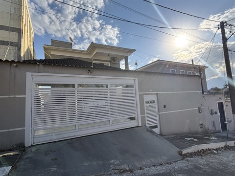 Casa à Venda